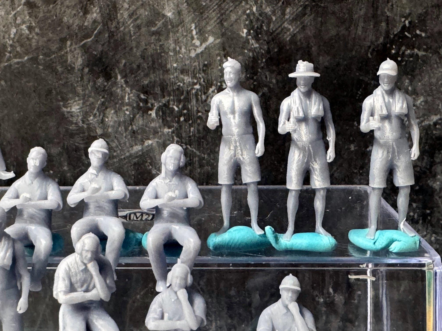 Double G 1:64 Miniature Human Figures - Unpainted - great for Dioramas - Made in the USA LOT 733-4 Miniature 1.10 Misc People