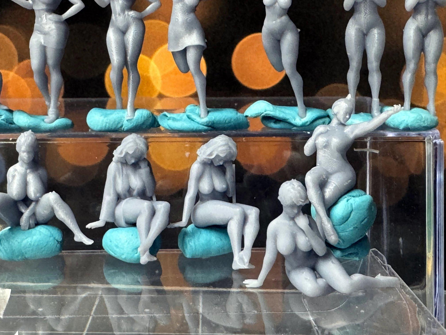 Double G 1:64 Miniature Human Figures - Unpainted - great for Dioramas - Made in the USA LOT 735 Miniature 1.10 Misc People