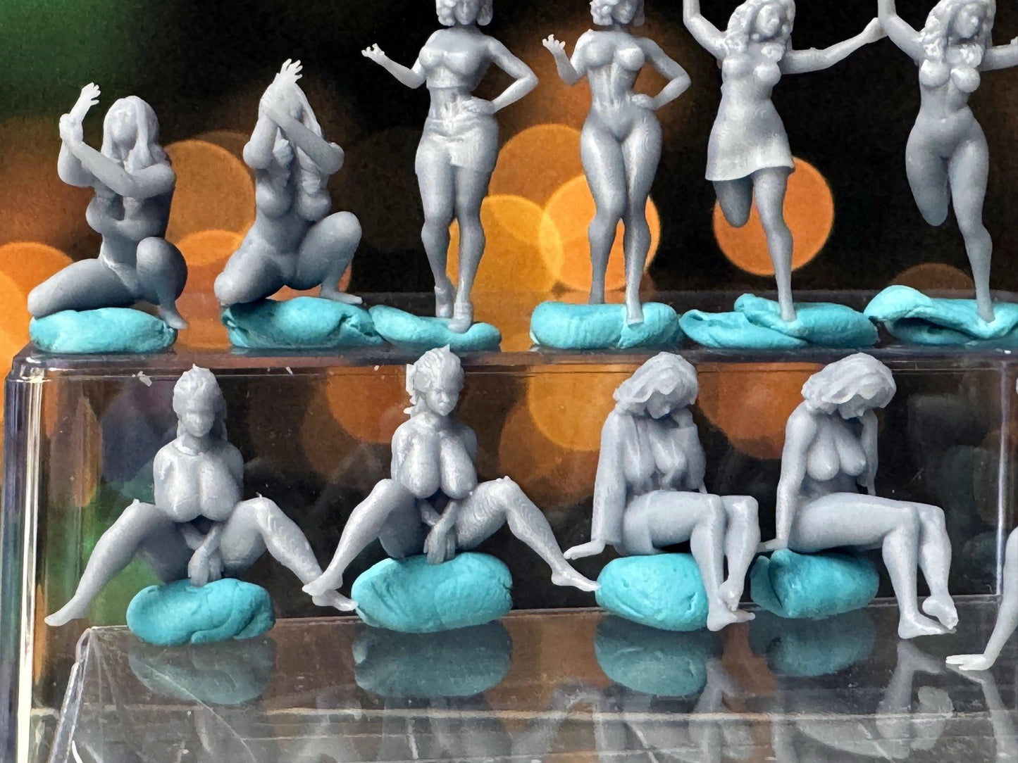 Double G 1:64 Miniature Human Figures - Unpainted - great for Dioramas - Made in the USA LOT 735 Miniature 1.10 Misc People