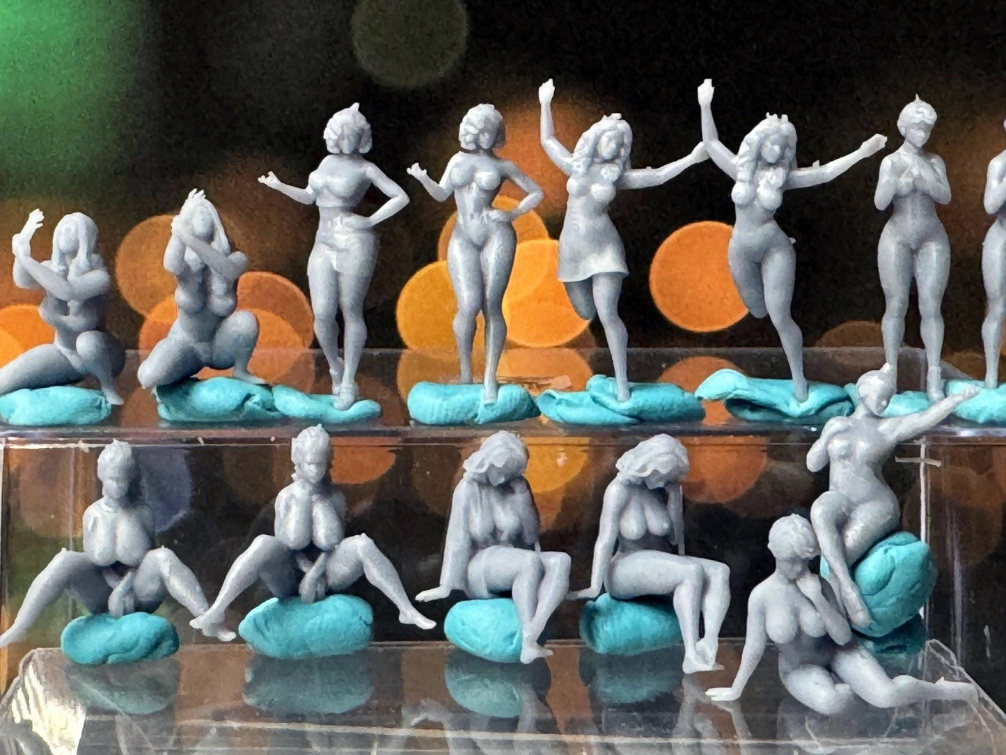 Double G 1:64 Miniature Human Figures - Unpainted - great for Dioramas - Made in the USA LOT 735 Miniature 1.10 Misc People