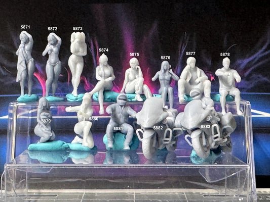 Double G 1:64 Miniature Human Figures - Unpainted - great for Dioramas - Made in the USA LOT 742 Miniature 1.10 Misc People