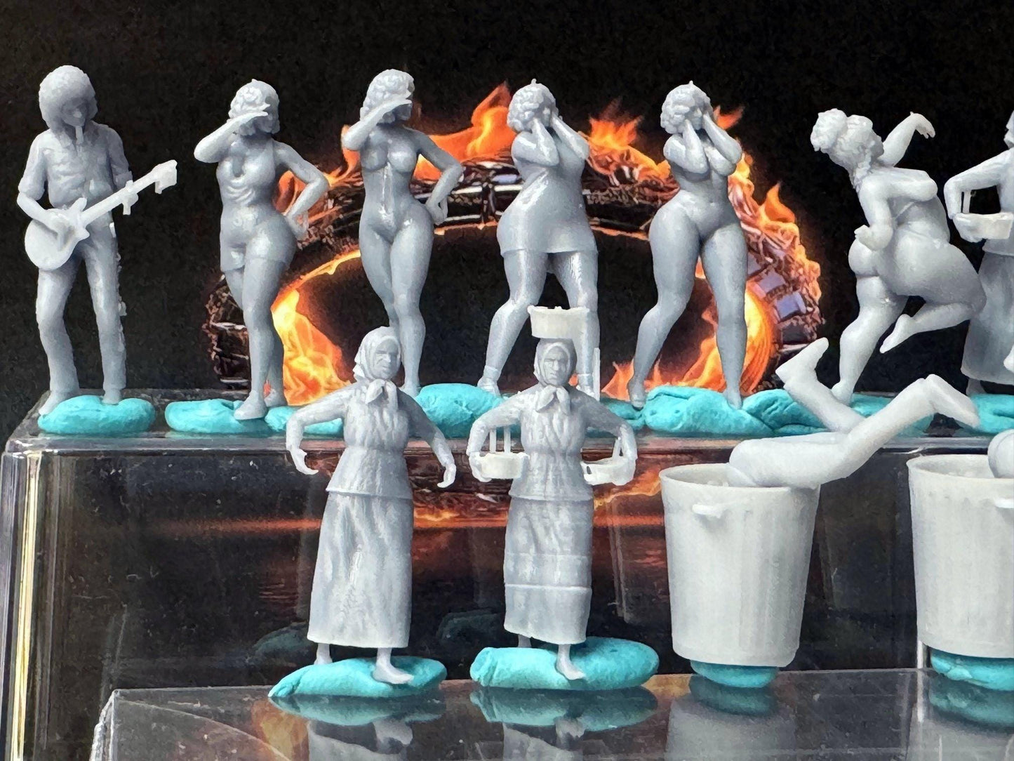 Double G 1:64 Miniature Human Figures - Unpainted - great for Dioramas - Made in the USA LOT 743 Miniature 1.10 Misc People