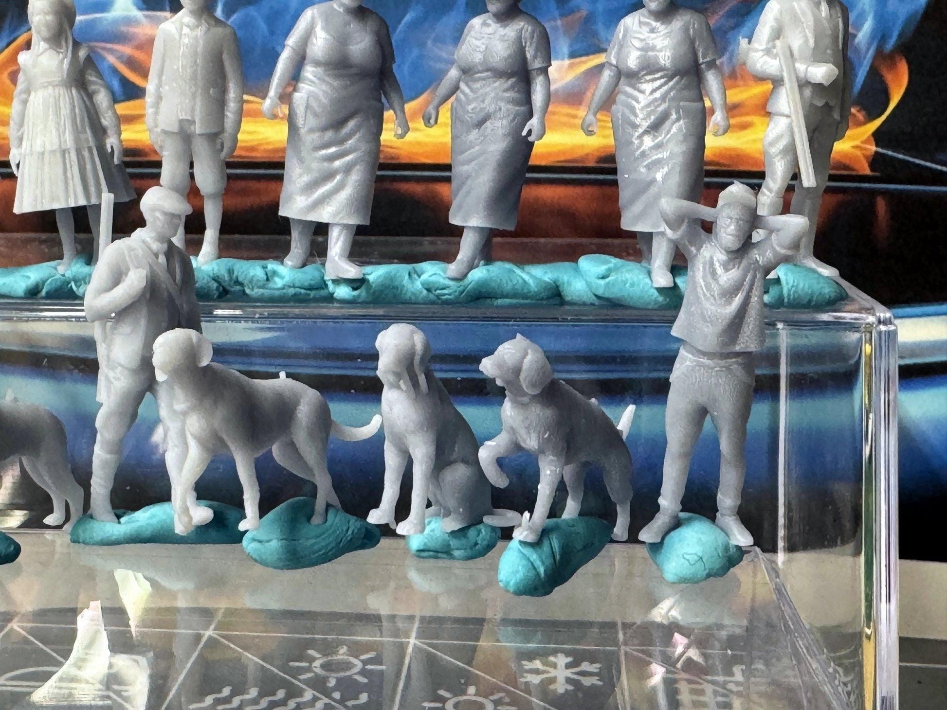 Double G 1:64 Miniature Human Figures - Unpainted - great for Dioramas - Made in the USA LOT 744 Miniature 1.10 Misc People