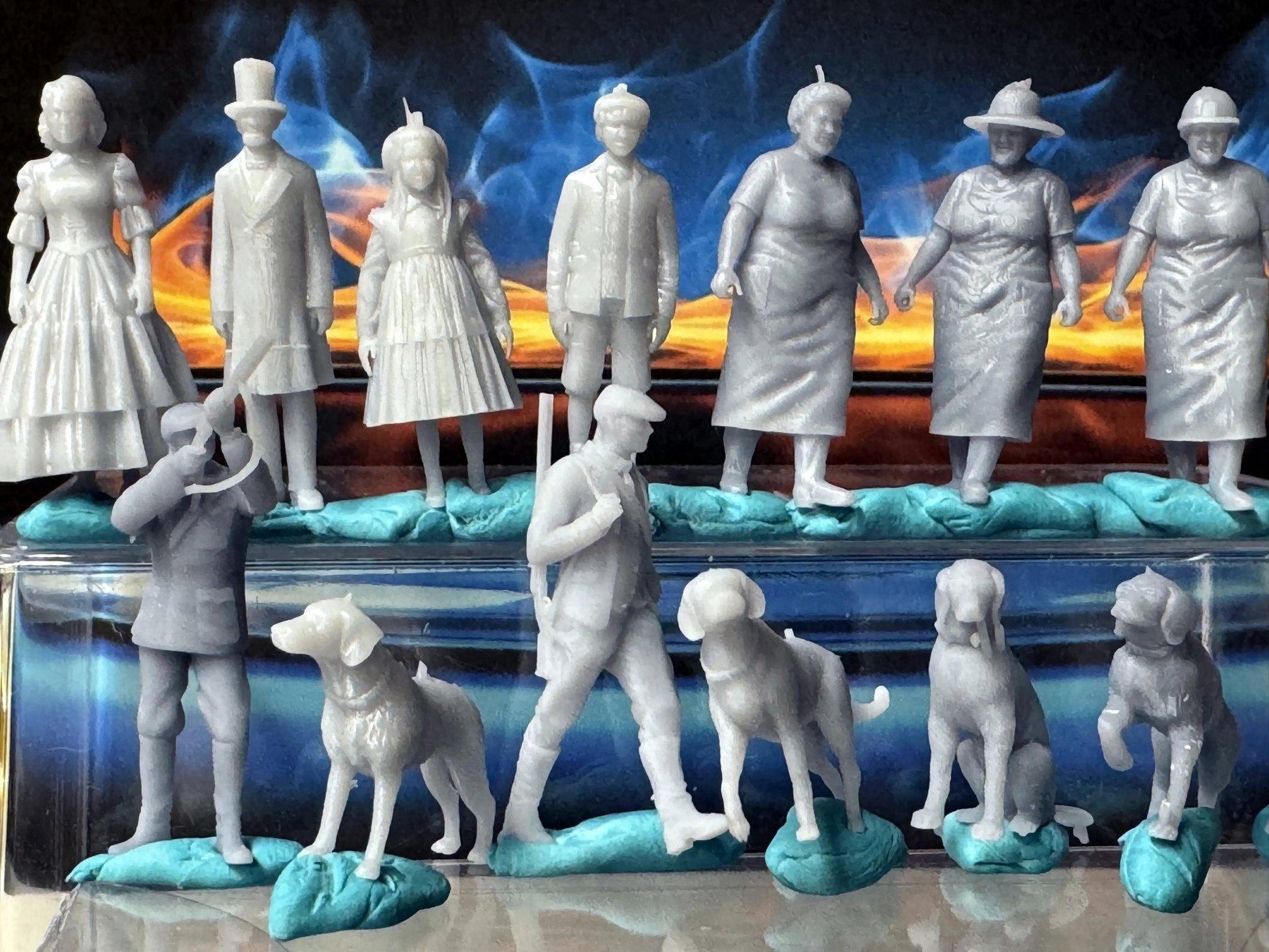 Double G 1:64 Miniature Human Figures - Unpainted - great for Dioramas - Made in the USA LOT 744 Miniature 1.10 Misc People