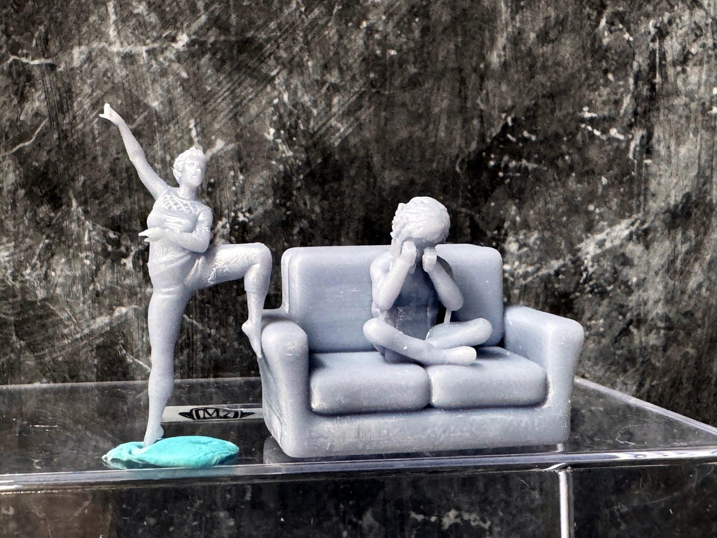 Double G 1:64 Miniature Human Figures - Unpainted - great for Dioramas - Made in the USA LOT 757 Miniature 1.10 Pinups