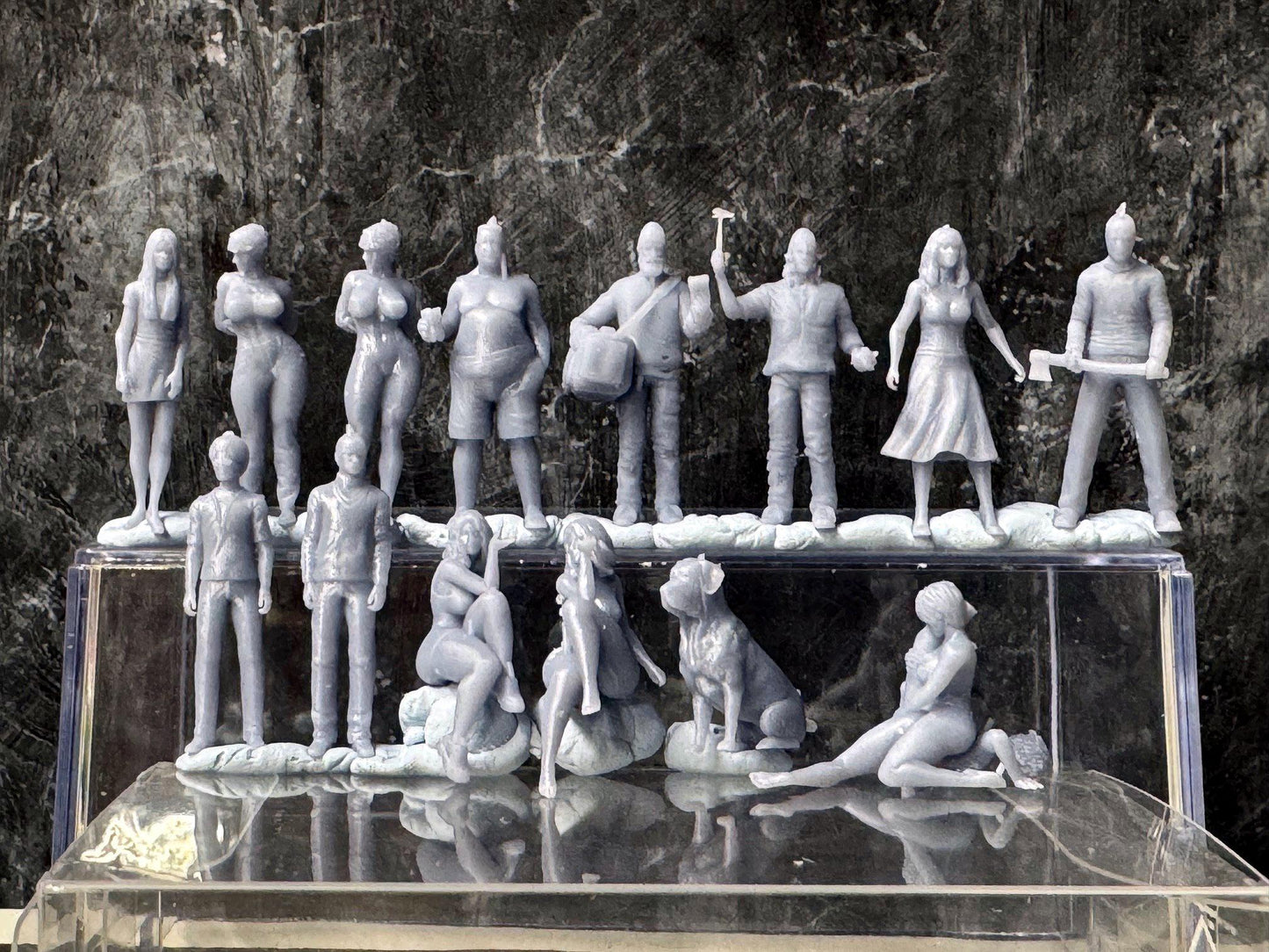 Double G 1:64 Miniature Human Figures - Unpainted - great for Dioramas - Made in the USA LOT 763 Miniature 1.10