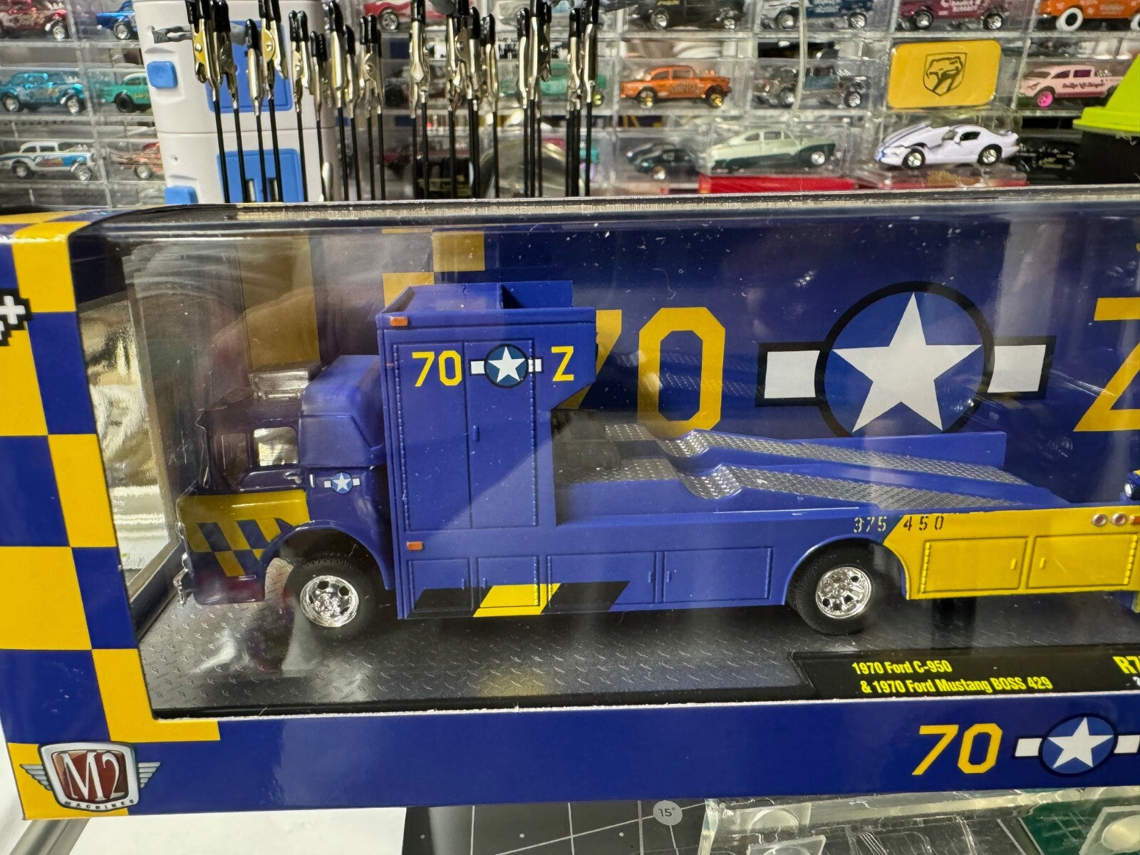 M2 Machines Auto-Haulers R75 - 1970 Ford C-950 + 70 Ford Mustang Boss  #3600-75