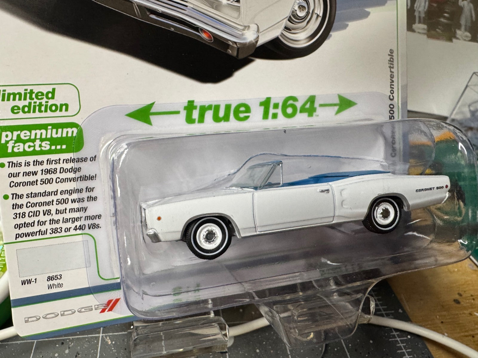 1:64 AutoWorld Premium 2026 R1B - 1968 Dodge Coronet 500 Convertible #AW64532