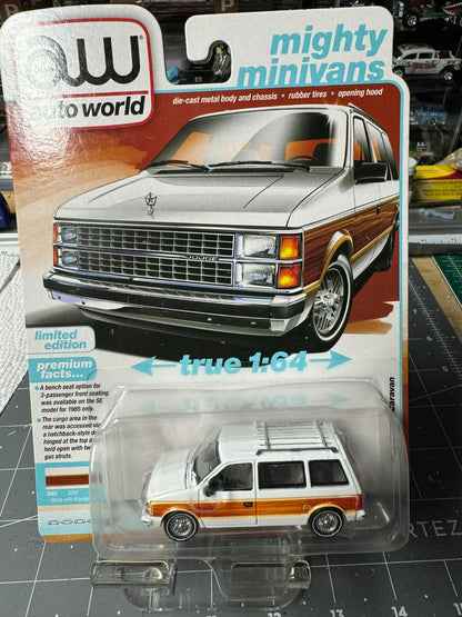 1:64 AutoWorld 1985 Dodge Caravan - White w/ Woodgrain #AWSP167A