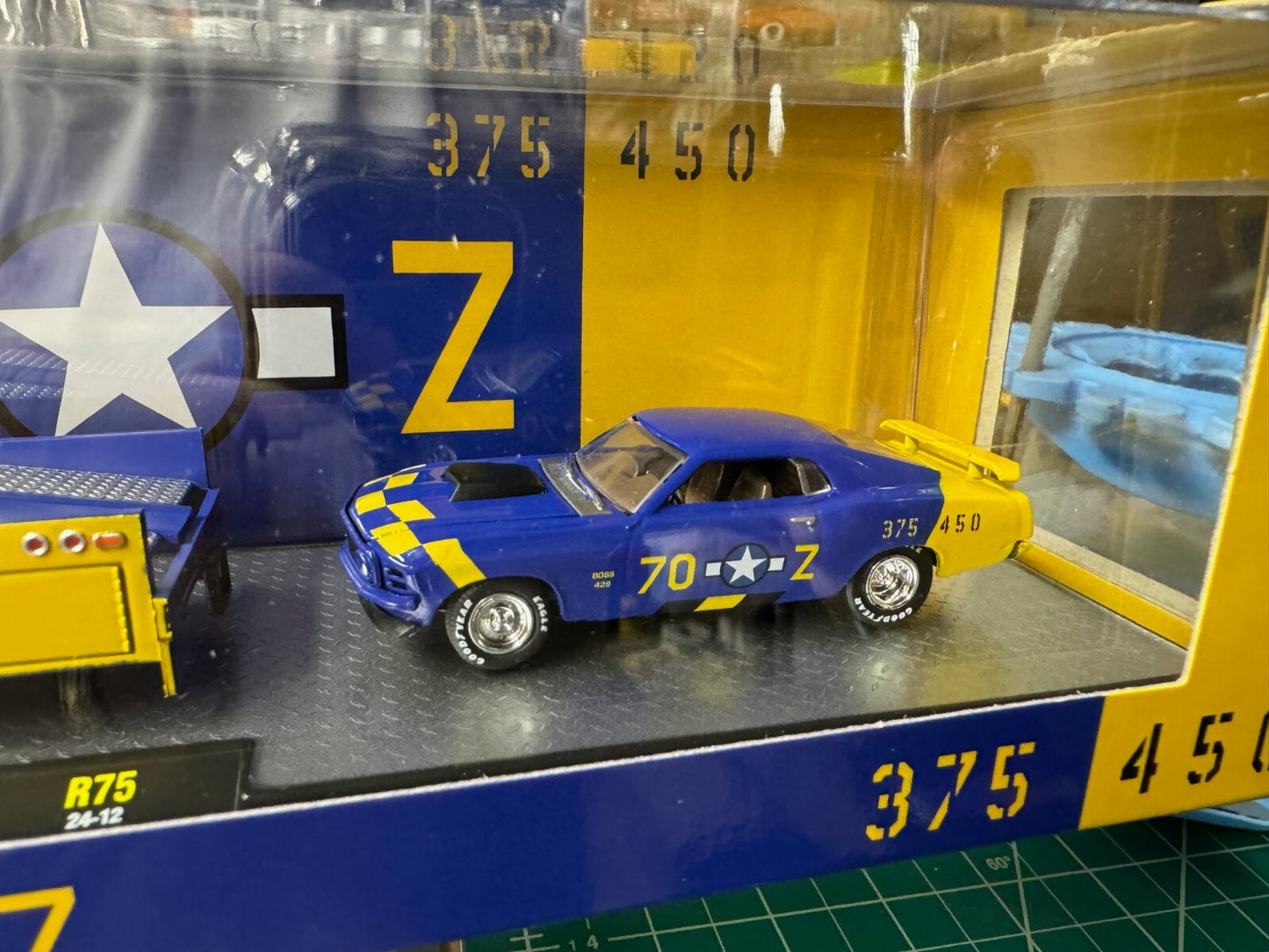 M2 Machines Auto-Haulers R75 - 1970 Ford C-950 + 70 Ford Mustang Boss  #3600-75