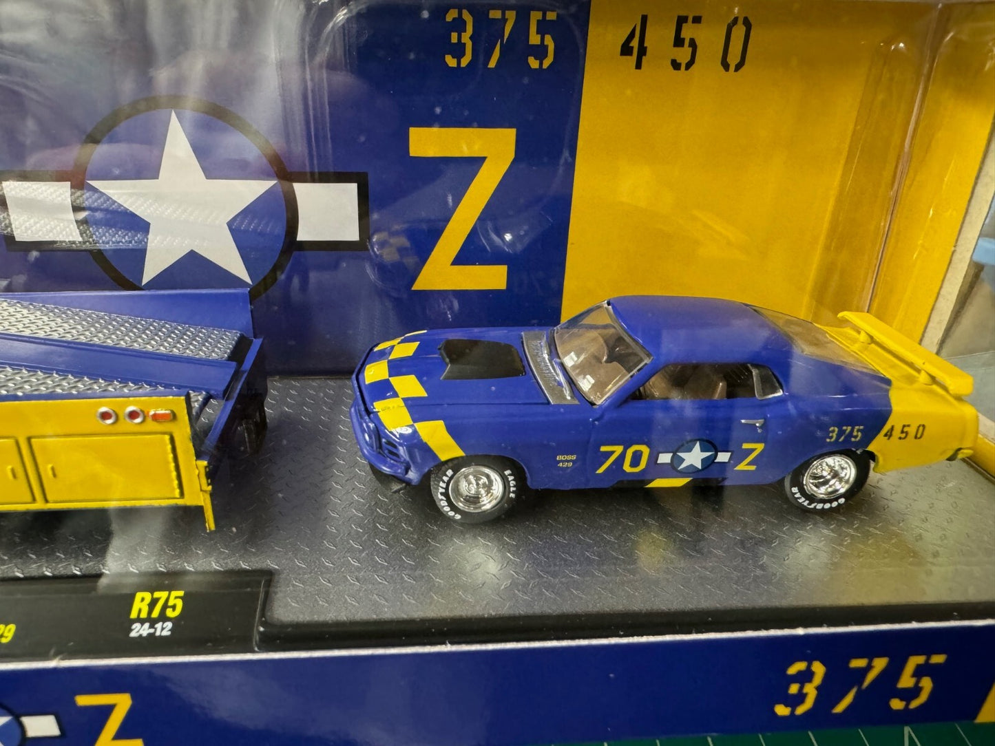 M2 Machines Auto-Haulers R75 - 1970 Ford C-950 + 70 Ford Mustang Boss  #3600-75
