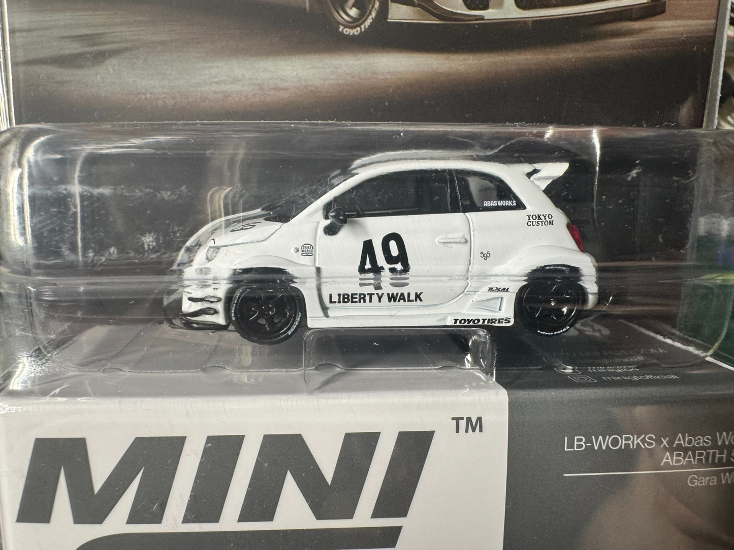 Mini GT LB-WORKS x Abas Works ABARTH 595 Gara White #809 1/64