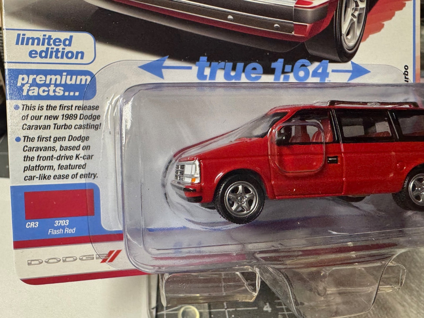 1:64 AutoWorld Premium 2025 R3A - 1989 Dodge Caravan Turbo #AW64522
