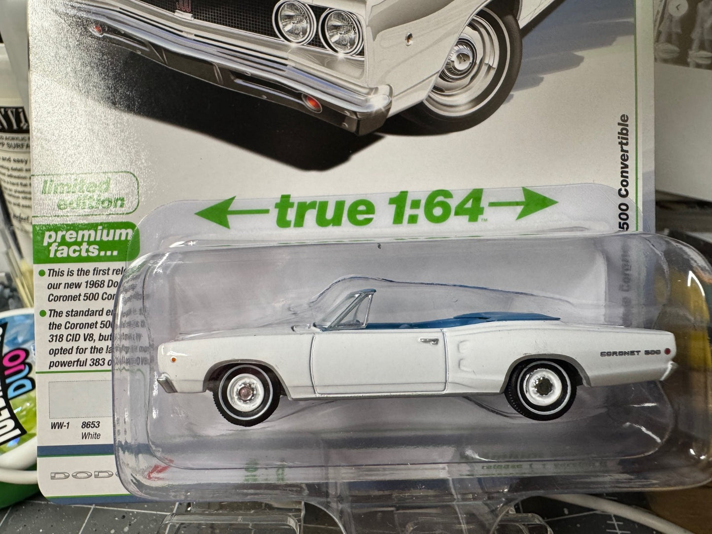 1:64 AutoWorld Premium 2026 R1B - 1968 Dodge Coronet 500 Convertible #AW64532