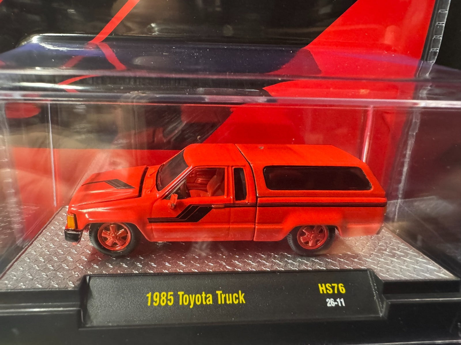 M2 MACHINE 1:64 1985 Toyota SR5 Truck with Camper Shell CHASE 31500-HS76-P5