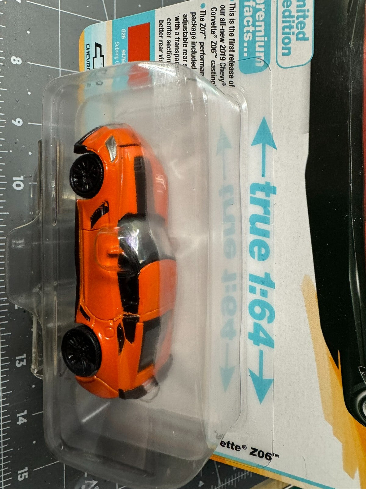 1:64 AutoWorld Premium 2024 R2A - 2019 Chevy Corvette Z06 Orange #AW64442A