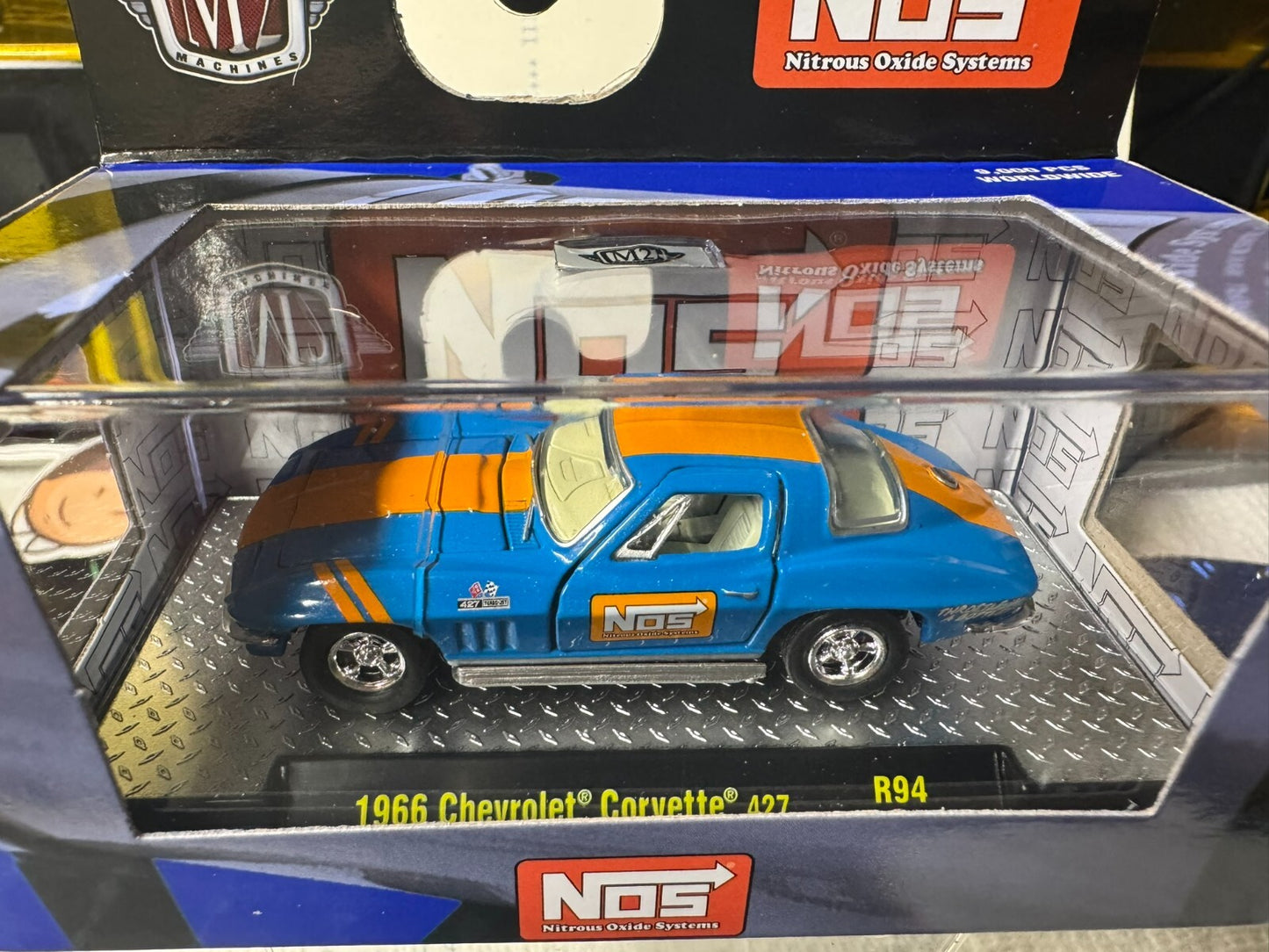 1:64 M2 Auto-Thentics Release 94  1966 Chevrolet Corvette 427  #32500-94