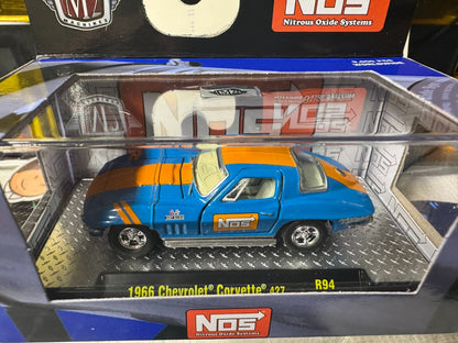 1:64 M2 Auto-Thentics Release 94  1966 Chevrolet Corvette 427  #32500-94
