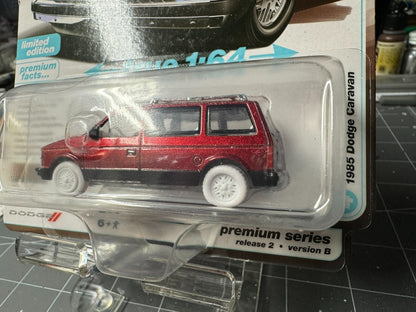 1:64 AutoWorld 1985 Dodge Caravan -Crimson Red Ultra Red Chase