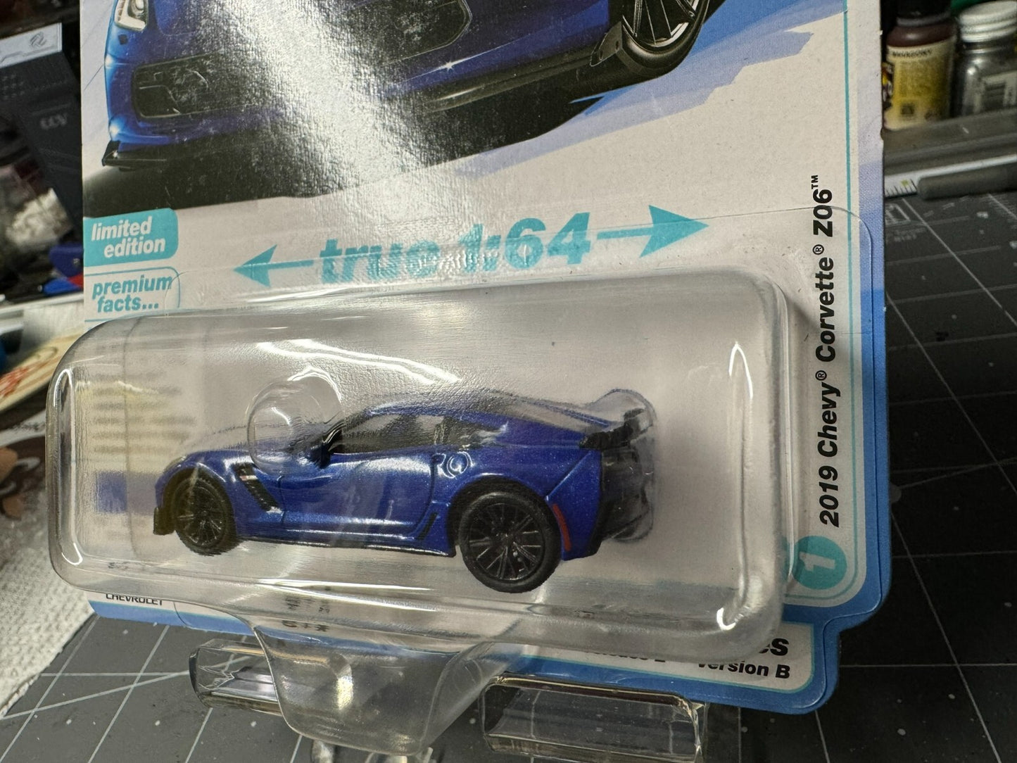 1:64 AutoWorld Premium 2024 R2B - 2019 Chevy Corvette Z06 Blue #AW64442B