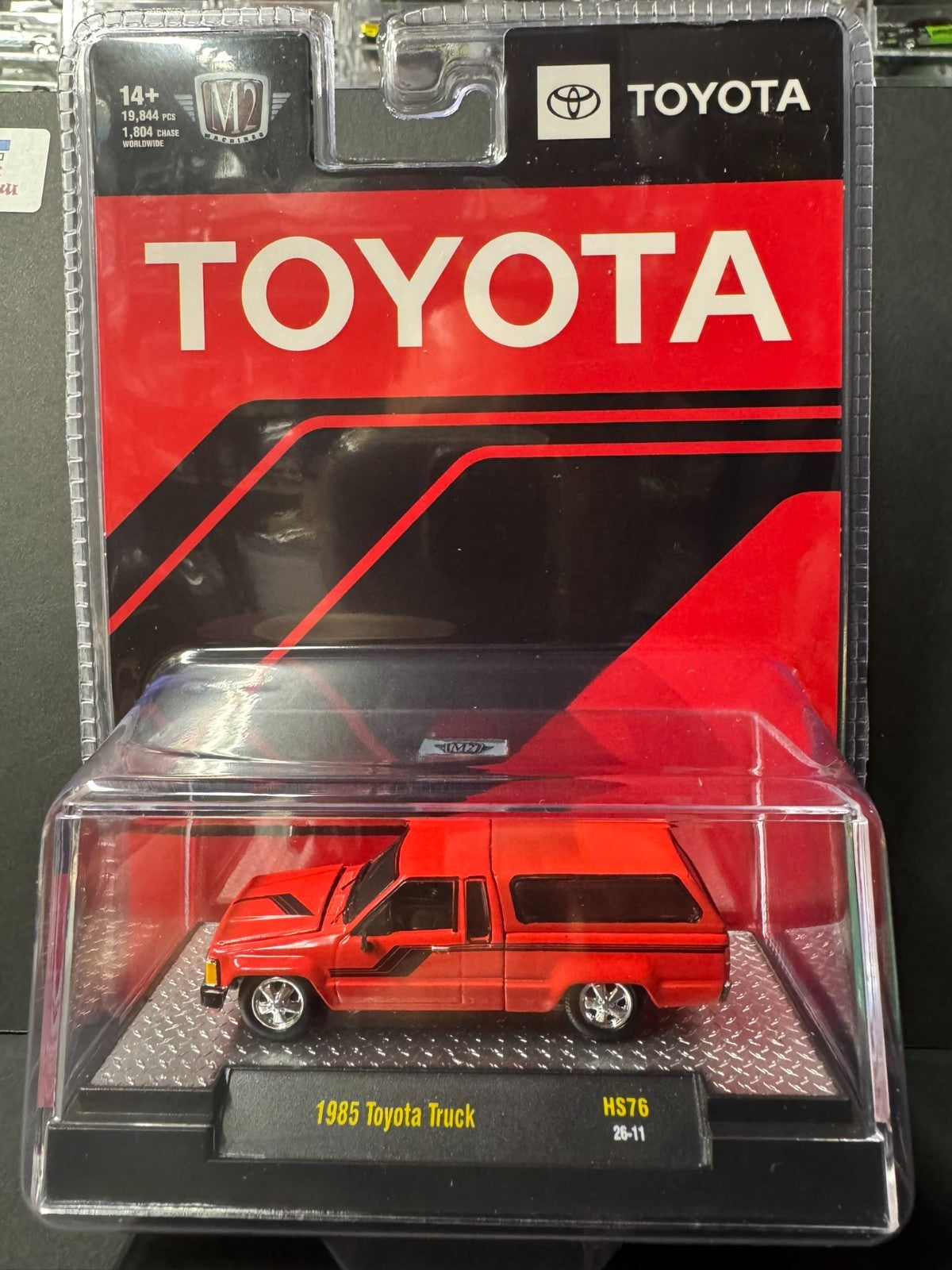 M2 MACHINE 1:64 1985 Toyota SR5 Truck with Camper Shell Red Model 31500-HS76-P5