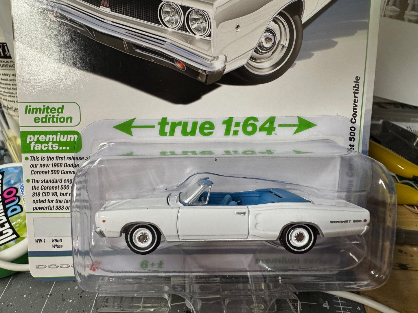 1:64 AutoWorld Premium 2026 R1B - 1968 Dodge Coronet 500 Convertible #AW64532