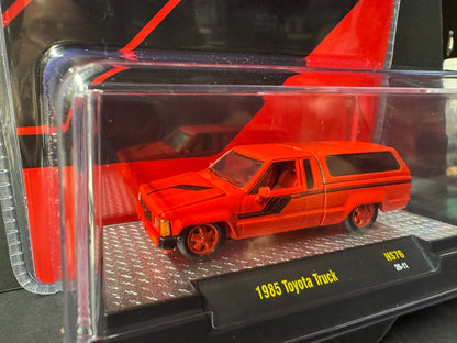 M2 MACHINE 1:64 1985 Toyota SR5 Truck with Camper Shell CHASE 31500-HS76-P5