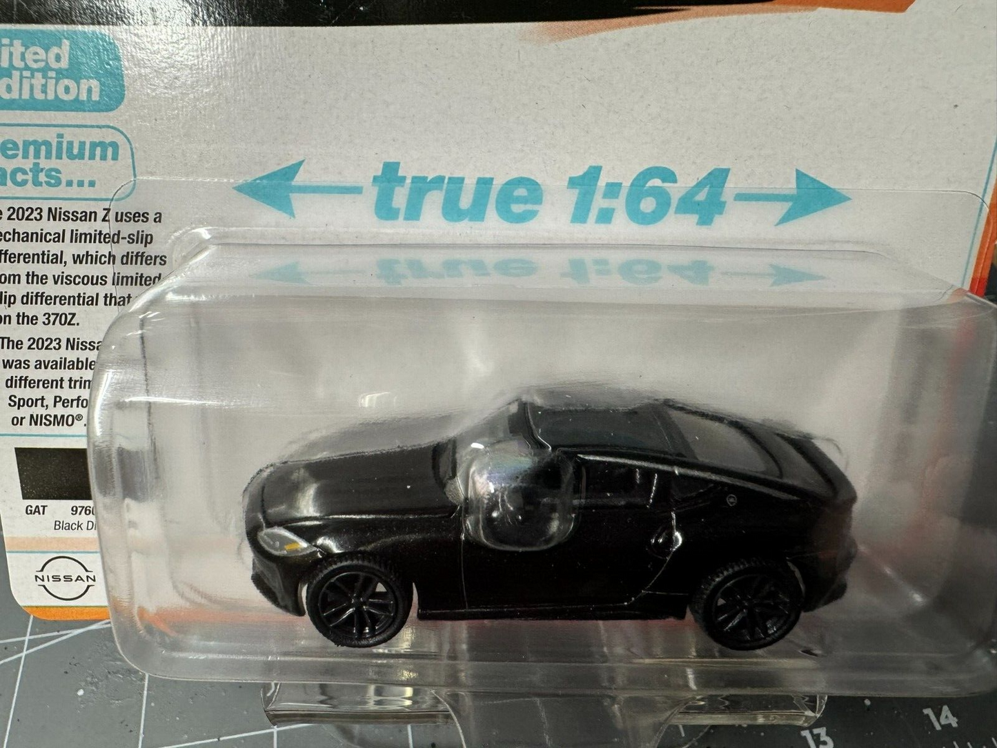 1:64 AutoWorld Premium 2024 R2B - 2023 Nissan-Z Black Diamond #AW64442B