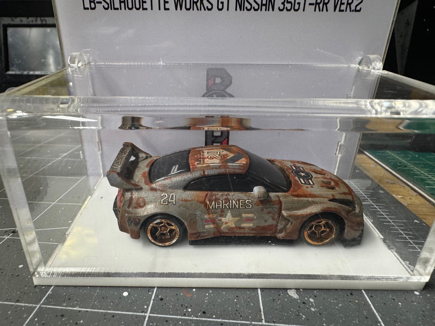 1:64 Chase LB-Silhouette Works GT Nissan 35GT-RR Ver.2 - Acrylic Case 2 of 2 USM