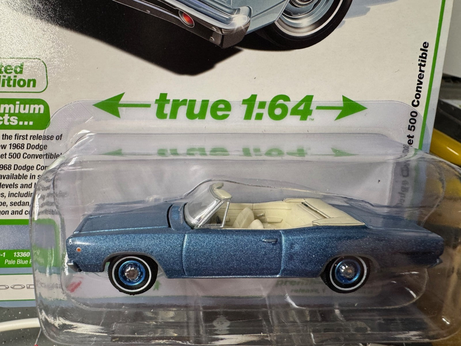 1:64 AutoWorld Premium 2026 R1A - 1968 Dodge Coronet 500 Convertible #AW64532
