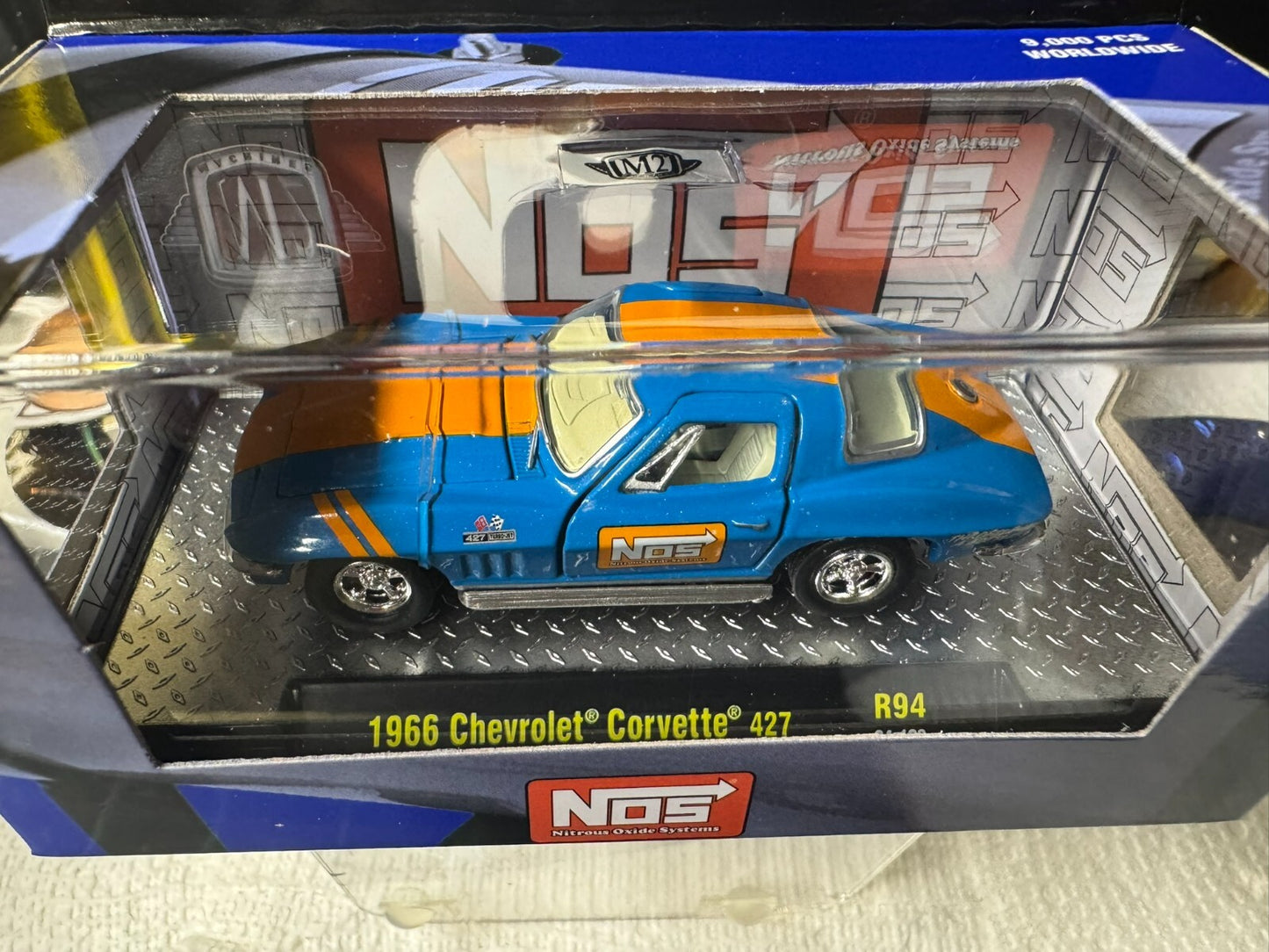 1:64 M2 Auto-Thentics Release 94  1966 Chevrolet Corvette 427  #32500-94