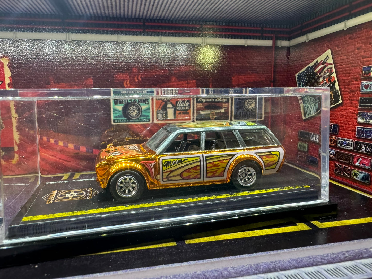 1-64 Scale / S-Scale Custom Datsun Bluebird in Gold Mooneyes