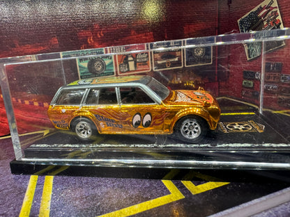 1-64 Scale / S-Scale Custom Datsun Bluebird in Gold Mooneyes