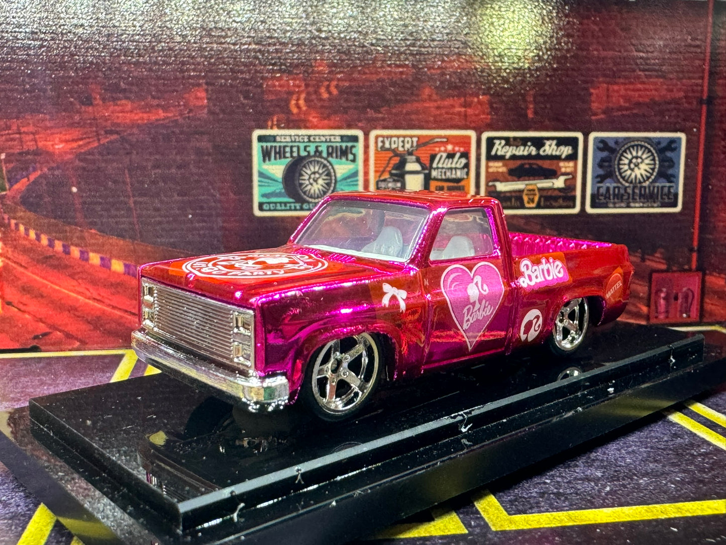 1-64 Scale / S-Scale 1983 Chevy Silverado Barbie Pink - Hydrochromed