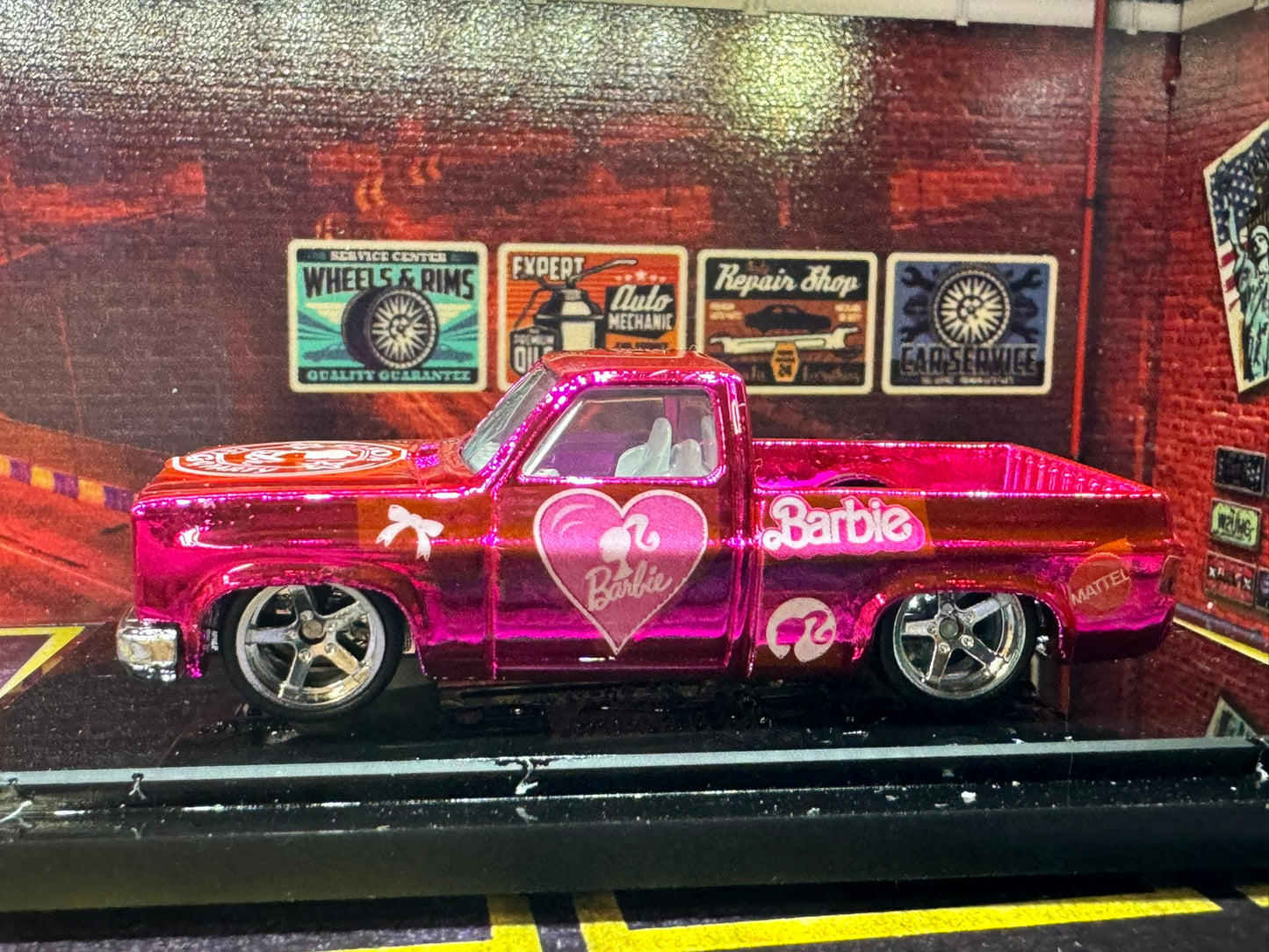 1-64 Scale / S-Scale 1983 Chevy Silverado Barbie Pink - Hydrochromed