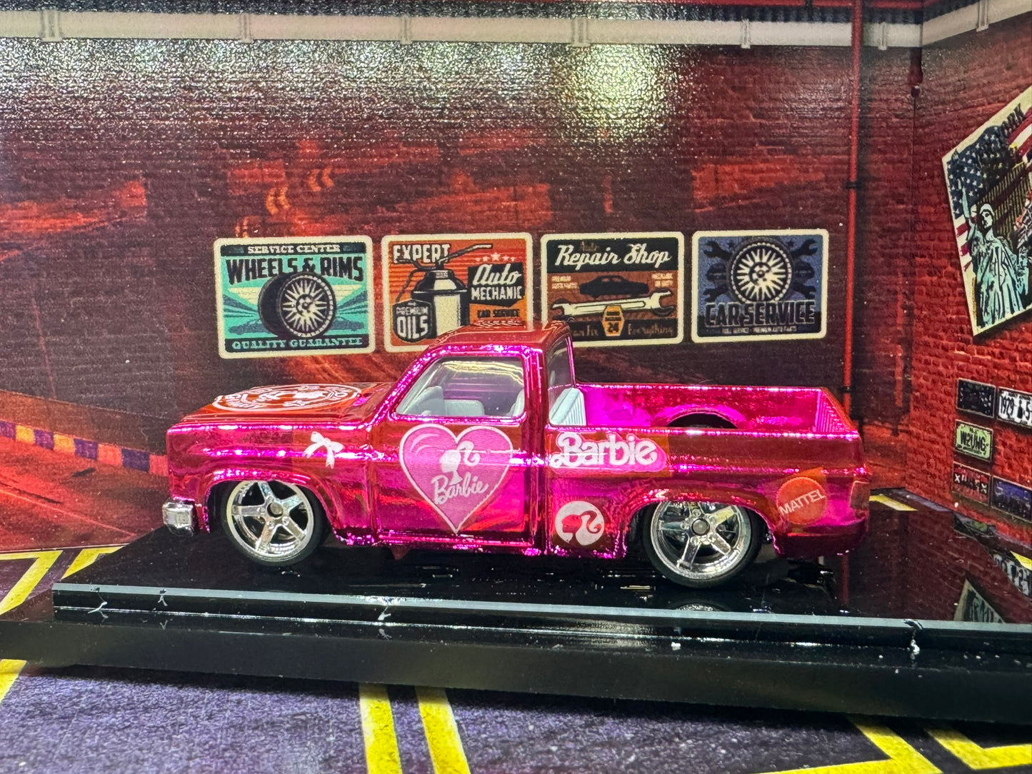 1-64 Scale / S-Scale 1983 Chevy Silverado Barbie Pink - Hydrochromed