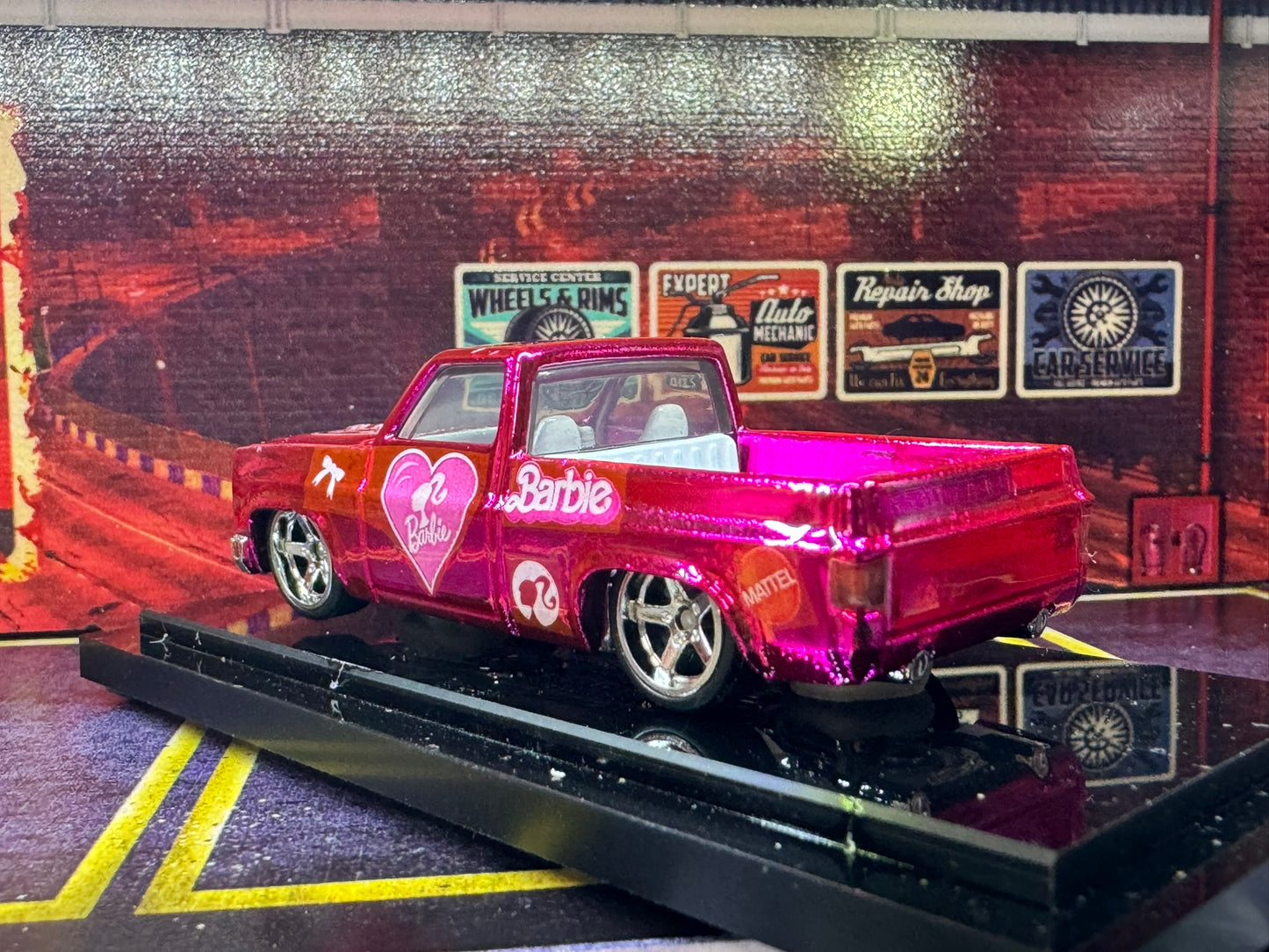 1-64 Scale / S-Scale 1983 Chevy Silverado Barbie Pink - Hydrochromed