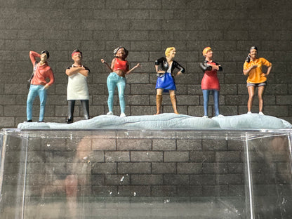 1:64 Miniature Human Figures - Diecast Metal - great for Dioramas /  Projects - Foodies  6 Figure SET - Miniature Figures