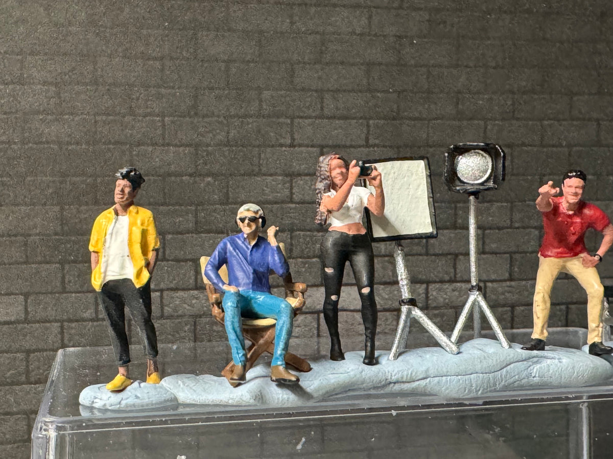 1:64 Miniature Human Figures - Diecast Metal - great for Dioramas /  Projects - Behind the Scenes  7 Piece SET - Miniature Figures (Copy)