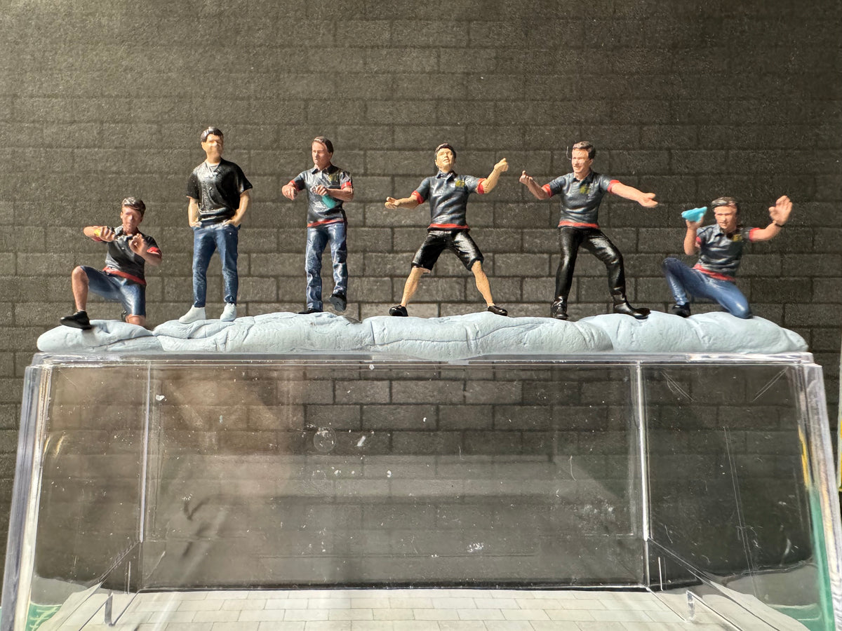 1:64 Miniature Human Figures - Diecast Metal - great for Dioramas /  Projects - Teckwrap Crew 6 Figure SET - Miniature Figures