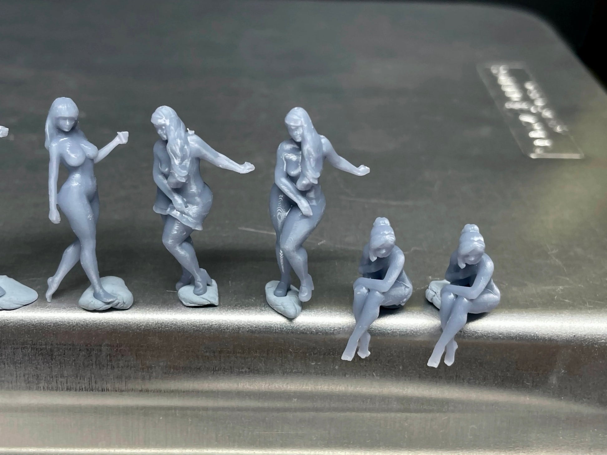 1:64 Scale Miniature People - Resin / unpainted - great for Dioramas / Hot Wheels - Made in the USA GROUP 118- Miniature Figures