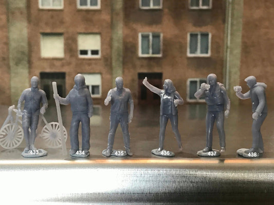 1:64 Scale Miniature People - Resin / unpainted - great for Dioramas / Hot Wheels - Made in the USA GROUP 110- Miniature Figures