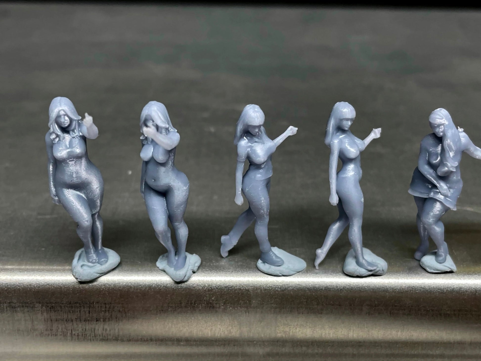 1:64 Scale Miniature People - Resin / unpainted - great for Dioramas / Hot Wheels - Made in the USA GROUP 118- Miniature Figures