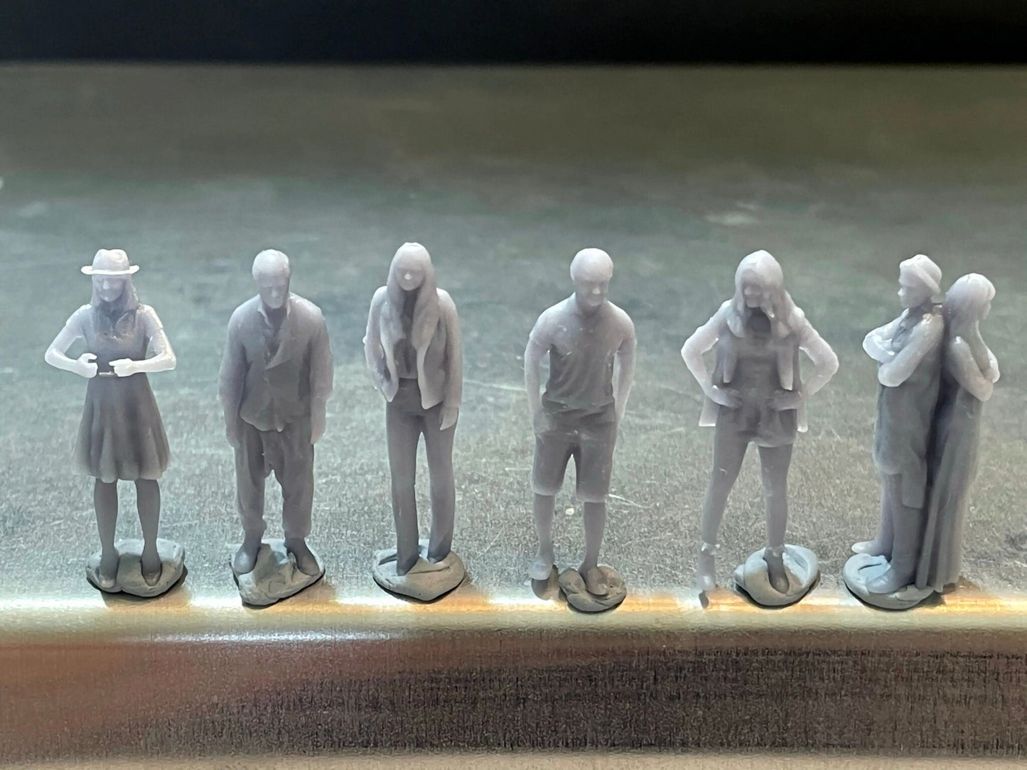 1:64 Miniature Human Figures - Resin / unpainted - great for Dioramas / Hot Wheels - Made in the USA GROUP 155 - Miniature Figures