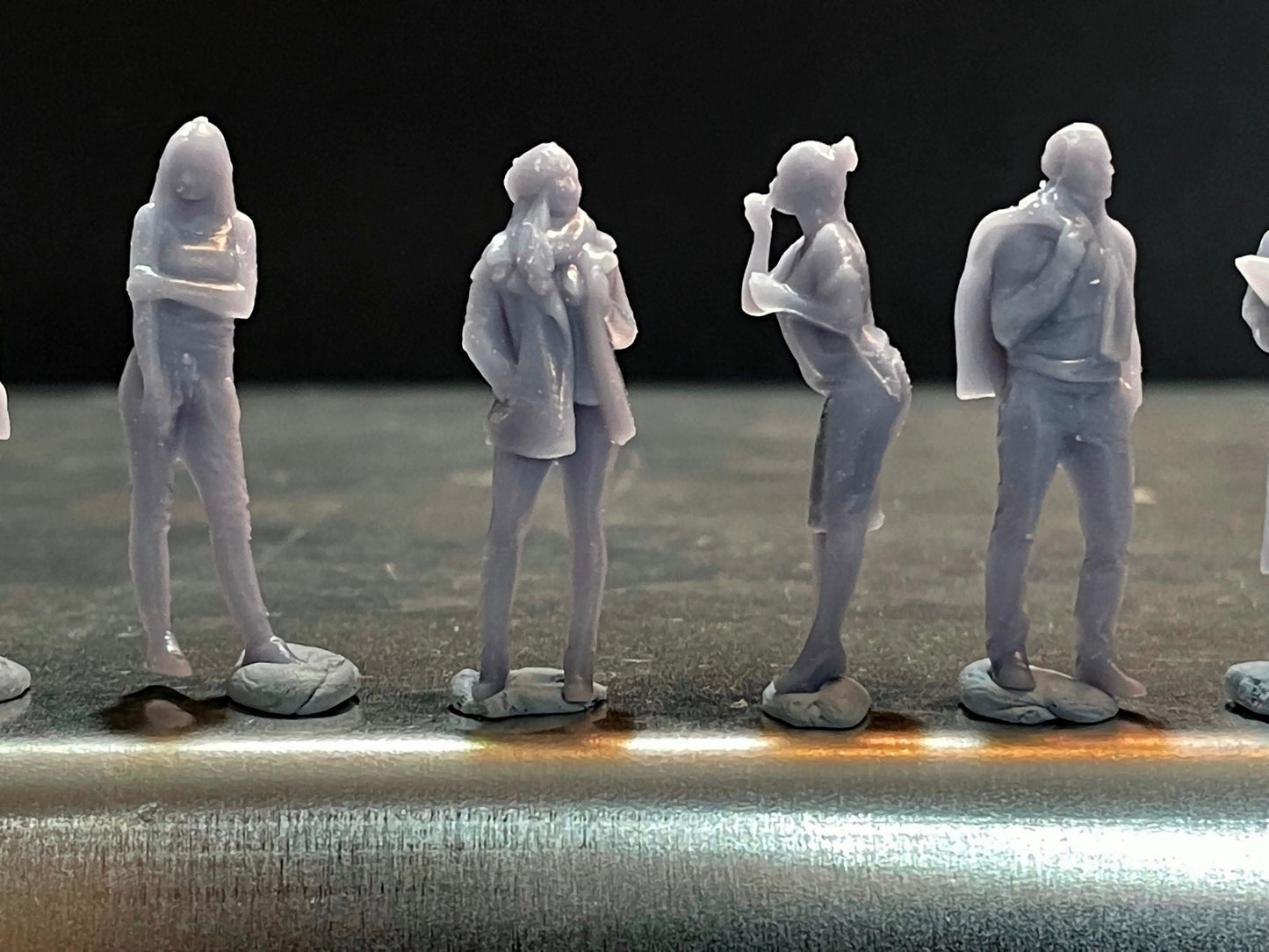 1:64 Miniature Human Figures - Resin / unpainted - great for Dioramas / Hot Wheels - Made in the USA GROUP 131 - Miniature Figures