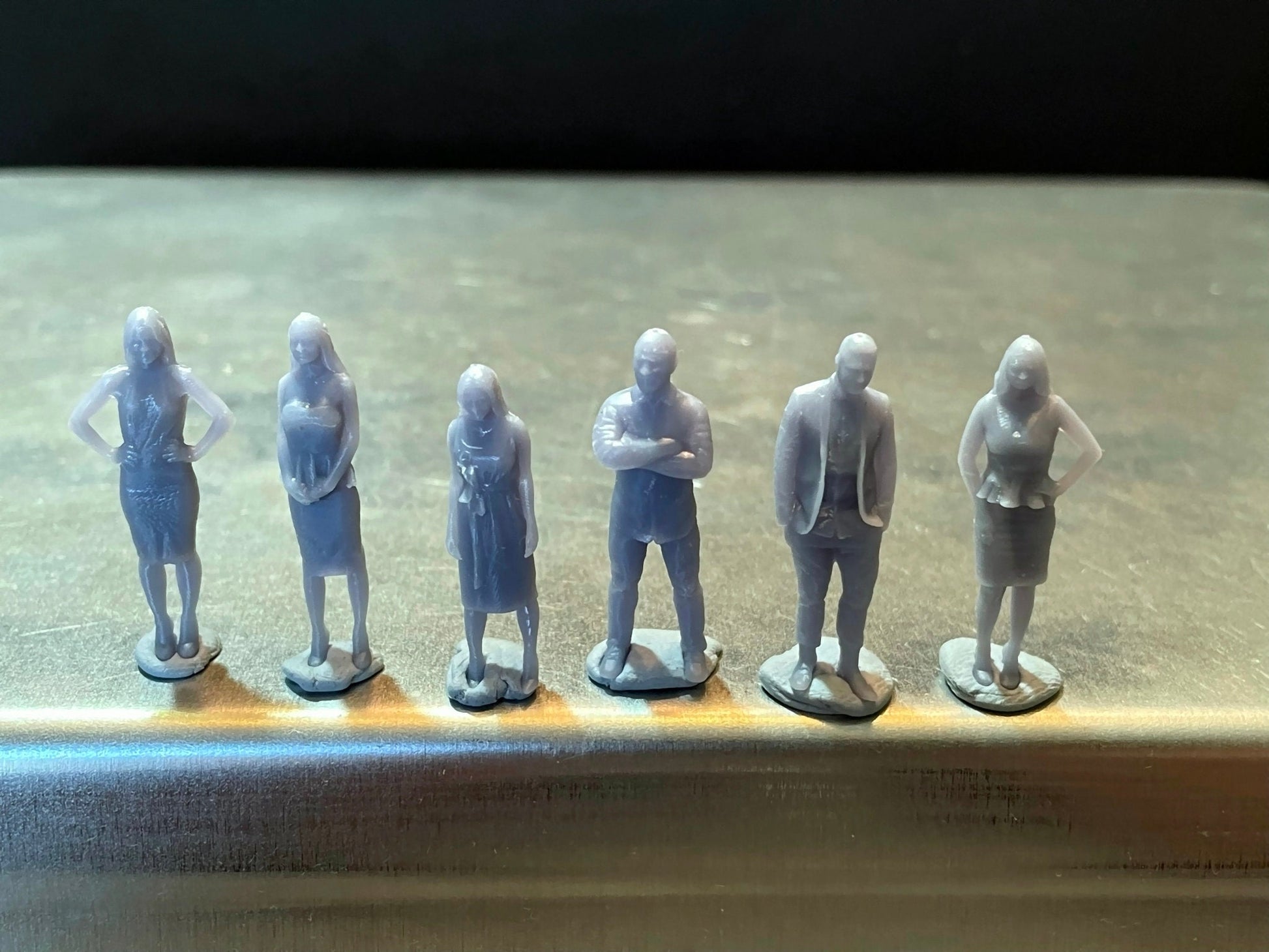 1:64 Miniature Human Figures - Resin / unpainted - great for Dioramas / Hot Wheels - Made in the USA GROUP 174 - Miniature Figures