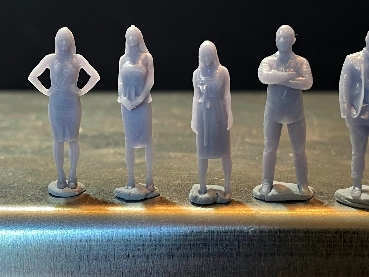 1:64 Miniature Human Figures - Resin / unpainted - great for Dioramas / Hot Wheels - Made in the USA GROUP 174 - Miniature Figures