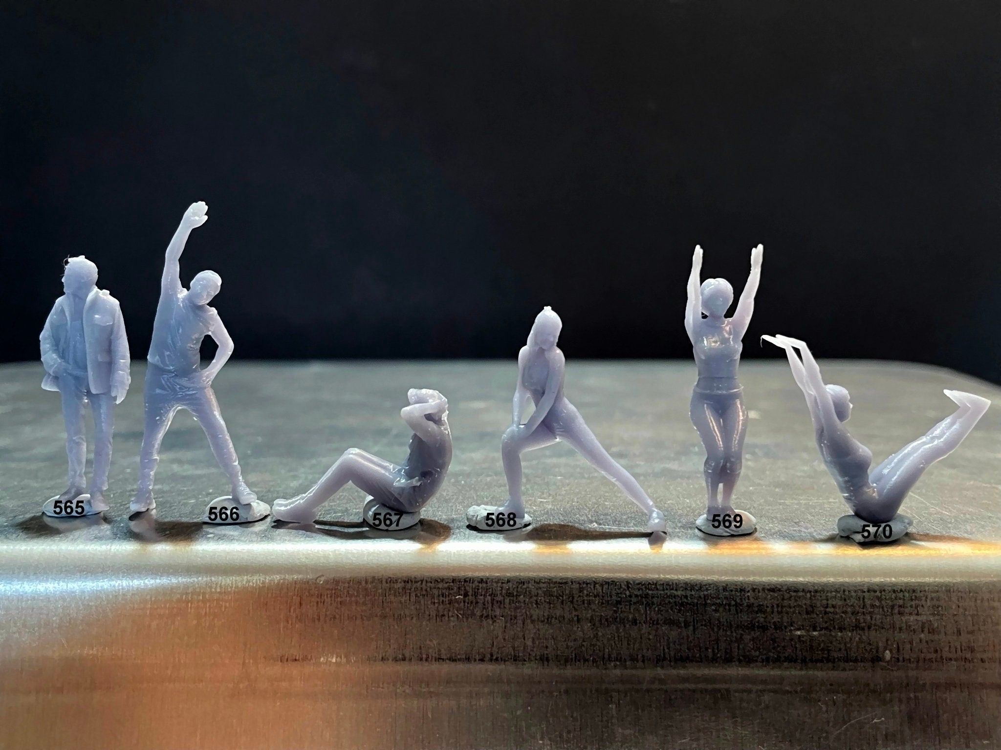 1:64 Miniature Human Figures - Resin / unpainted - great for Dioramas ...