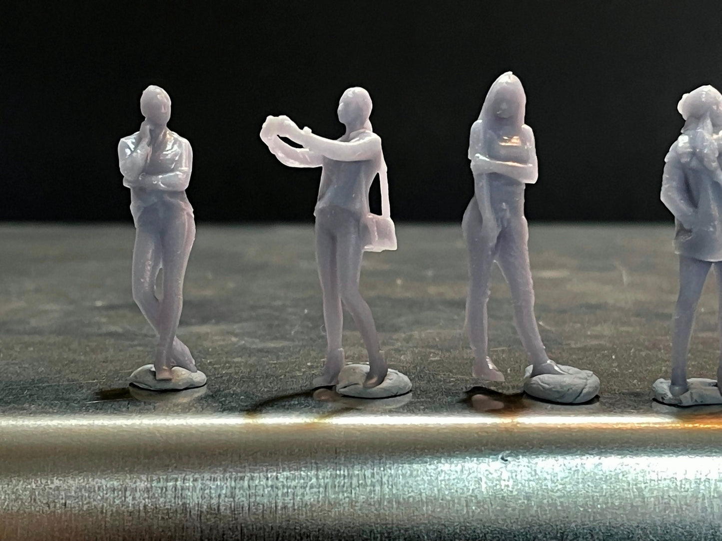 1:64 Miniature Human Figures - Resin / unpainted - great for Dioramas / Hot Wheels - Made in the USA GROUP 131 - Miniature Figures