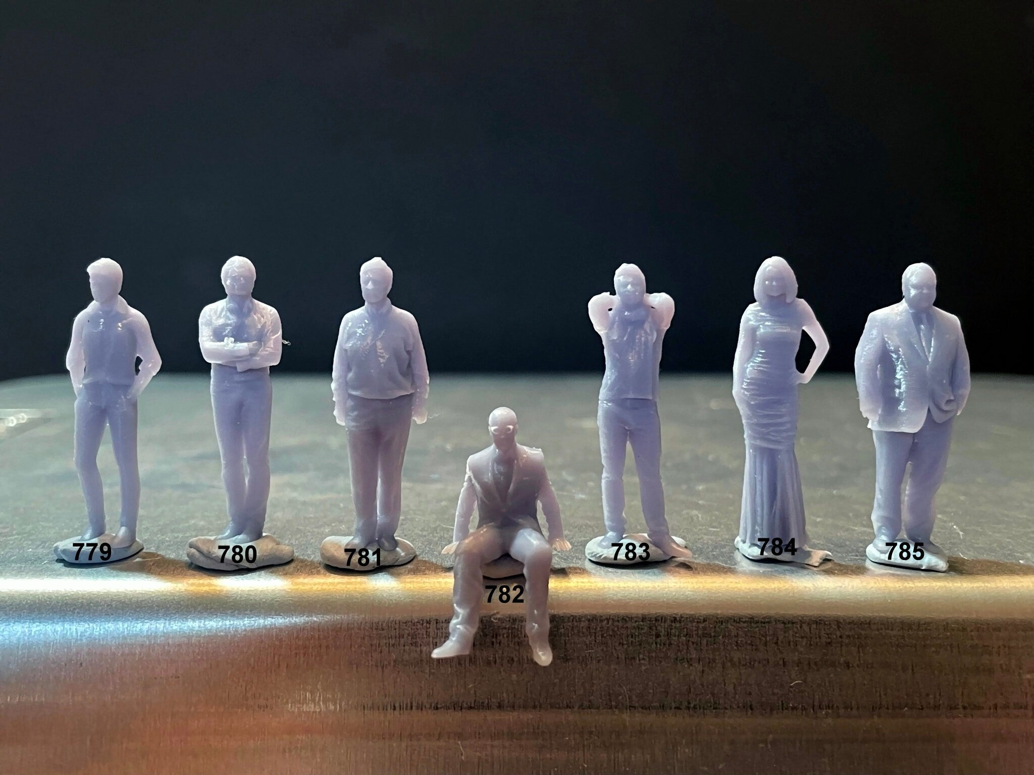 Mini Human Figure 1:64 Miniature Human Figures - Resin / unpainted - great for Dioramas ...
